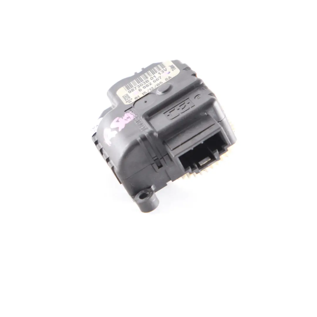 Actionneur Distribution d'air Moteur de volet Chauffage pour Mini R50 R52 R53 à propos du numéro de pièce 6982667 Mini R50 R52 R53 Actionneur Distribution d'air Moteur de volet Chauffage - SKU 6982667 - Numéro de pièce 6982667