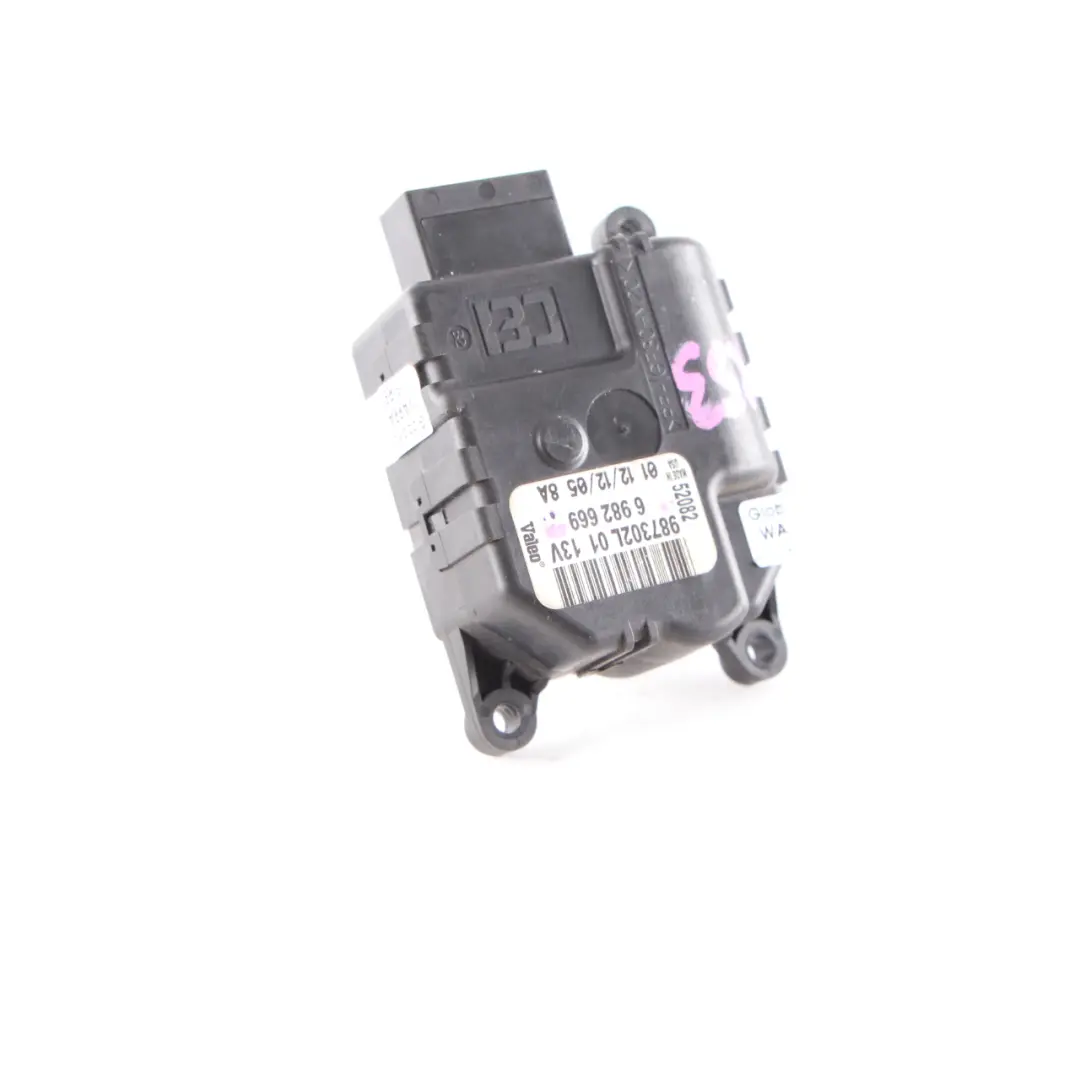 Heater Fan Actuator Flap Motor Temperature Control to Mini R50 R52 R53 with Part number 6982669 Mini R50 R52 R53 Heater Fan Actuator Flap Motor Temperature Control - SKU 6982669 - Part number 6982669