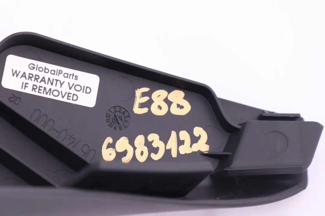 Gurtautomat Copertura Destro Nero 6962894 per BMW E88 Cabrio con numero di parte 6983122 BMW E88 Cabrio Gurtautomat Copertura Destro Nero 6962894 - SKU 6983122 - Numero di parte 6983122