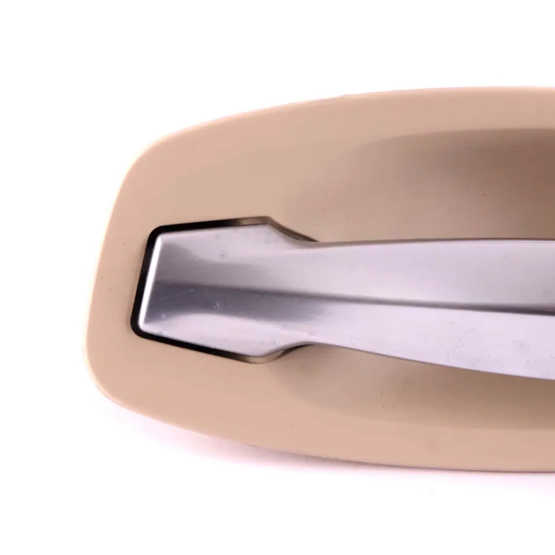 Poignée de porte intérieure droite Cream Beige pour BMW E60 E61 LCI à propos du numéro de pièce 6983739 BMW E60 E61 LCI Poignée de porte intérieure droite Cream Beige - SKU 6983739 - Numéro de pièce 6983739