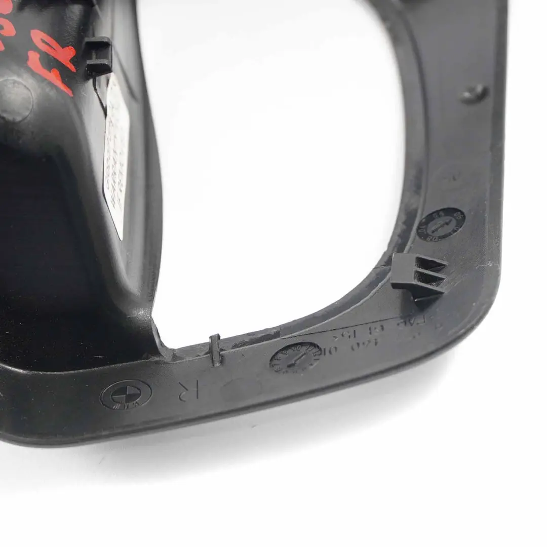  Housse siège BMW E81 E92 Réglage l'ouverture garniture avant droit Noir 6977460 - SKU 6985588 - Numéro de pièce 6985588