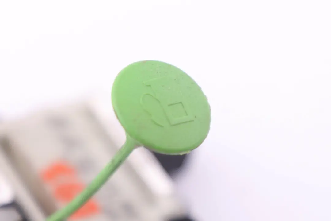 Actionneur Couvercle Volet Remplissage Carburant Cabrio Convertible pour BMW E93 à propos du numéro de pièce 6985881 BMW E93 Actionneur Couvercle Volet Remplissage Carburant Cabrio Convertible - SKU 6985881 - Numéro de pièce 6985881