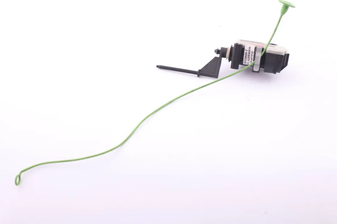 Attuatore coperchio sportello carburante per BMW E93 Cabrio Cabrio con numero di parte 6985881 BMW E93 Cabrio Cabrio Attuatore coperchio sportello carburante - SKU 6985881 - Numero di parte 6985881