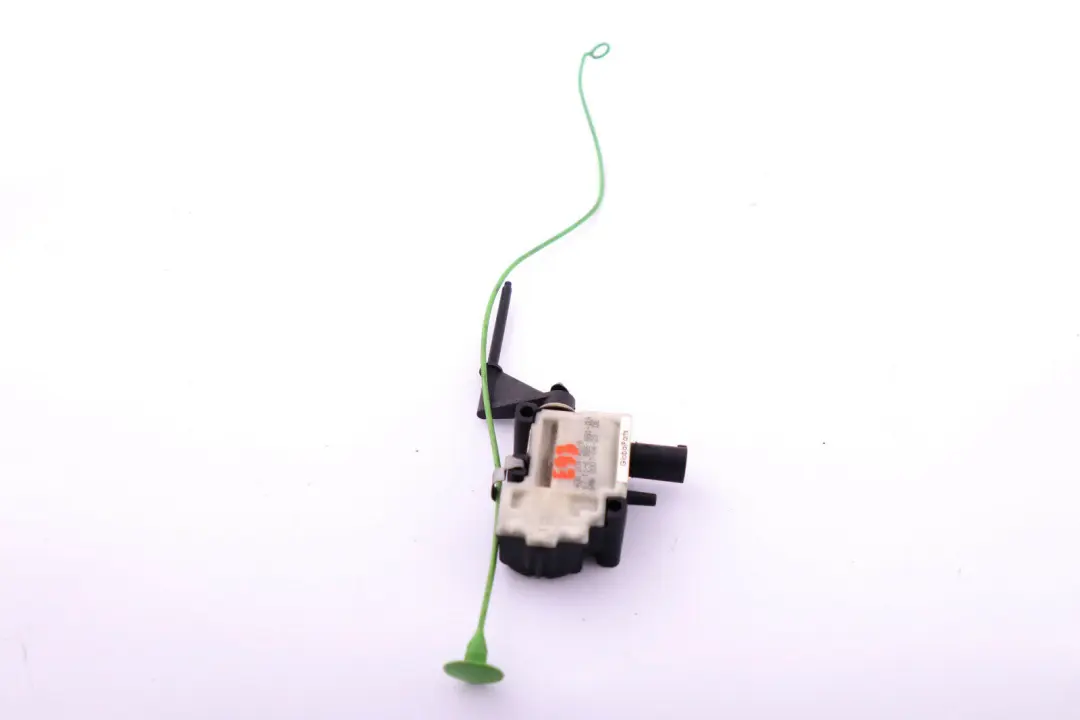 Actionneur Couvercle Volet Remplissage Carburant Cabrio Convertible pour BMW E93 à propos du numéro de pièce 6985881 BMW E93 Actionneur Couvercle Volet Remplissage Carburant Cabrio Convertible - SKU 6985881 - Numéro de pièce 6985881