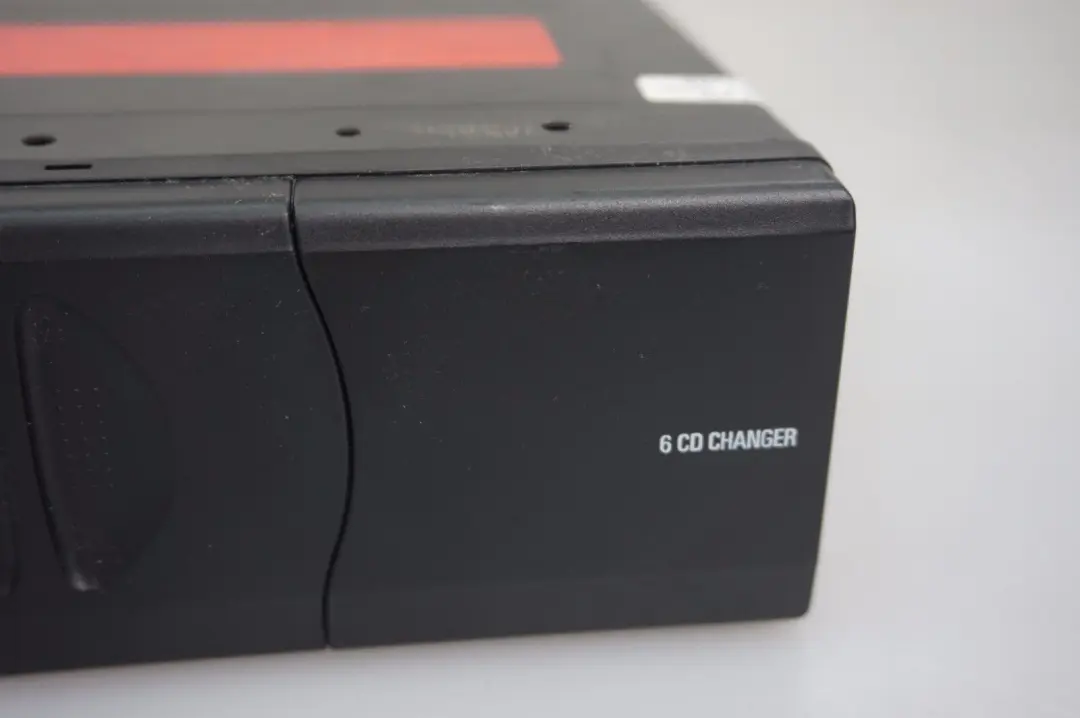 Caricatore CD a 6 Dischi Con Caricatore per BMW E81 E87 E90 E91 E92 con numero di parte 6986077 BMW E81 E87 E90 E91 E92 Caricatore CD a 6 Dischi Con Caricatore - SKU 6986077-1 - Numero di parte 6986077