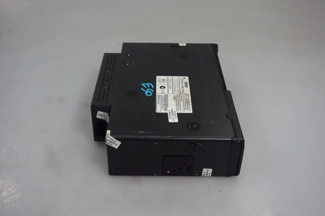 Cargador CD 6 Discos Con Cargador para BMW E81 E87 E90 E91 E92 con número de pieza 6986077 BMW E81 E87 E90 E91 E92 Cargador CD 6 Discos Con Cargador - SKU 6986077-1 - Número de pieza 6986077