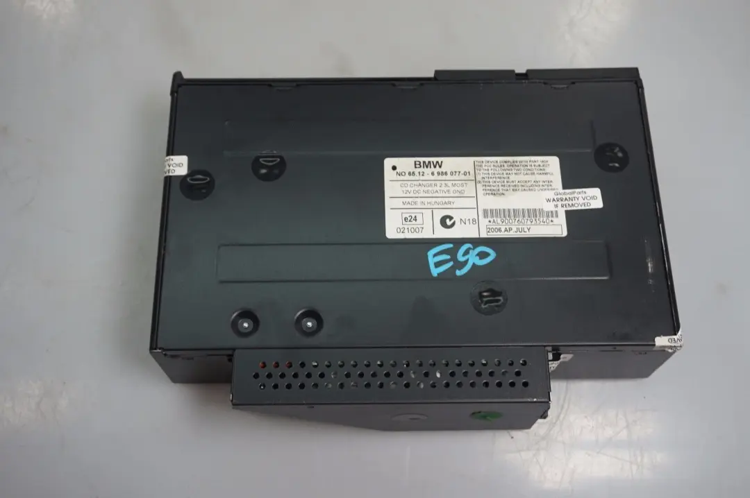 6-Disc CD Changer With Magazine to BMW E81 E87 E90 E91 E92 with Part number 6986077 BMW E81 E87 E90 E91 E92 6-Disc CD Changer With Magazine - SKU 6986077-1 - Part number 6986077
