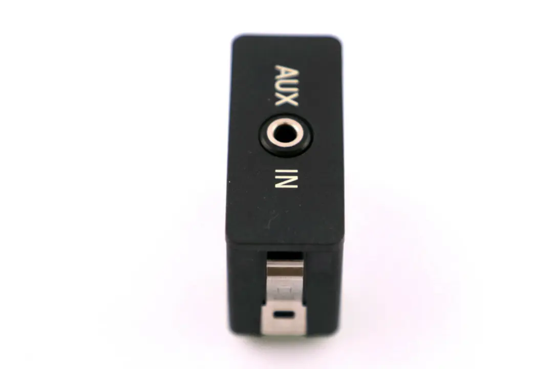 BMW 5 6 7 X3 X5 E60 E61 E81 E87 E90 F10 F11 Audio Aux En Douille - SKU 6986791 - Numéro de pièce 6986791