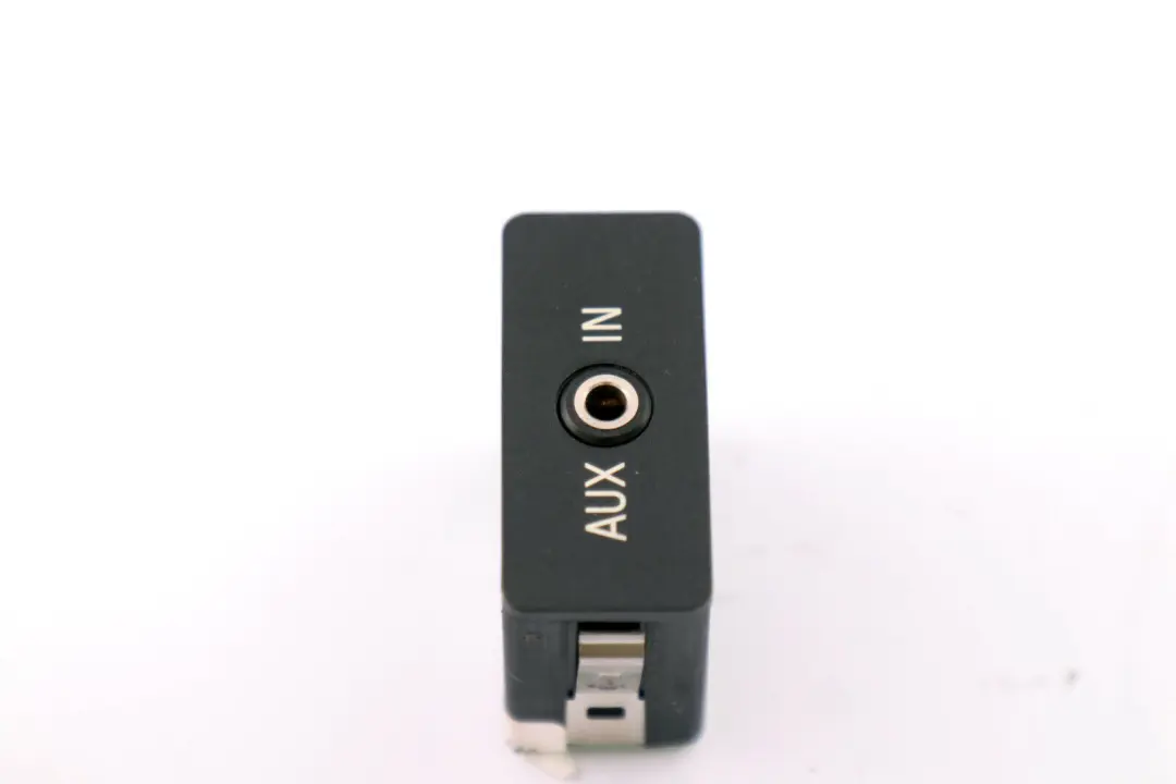 BMW 1 3 5 6 7 X3 X5 er E60 E61 E81 E87 E90 F10 F11 Audio Aux In Buchse - SKU 6986791 - Teilenummer 6986791
