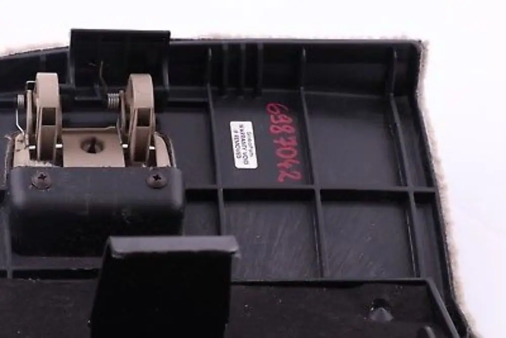 Right O/S Trunk Rear Carpet Flap Boot Beige to BMW 5 Series E61 E61N LCI with Part number 6987042 BMW 5 Series E61 E61N LCI Right O/S Trunk Rear Carpet Flap Boot Beige - SKU 6987042 - Part number 6987042