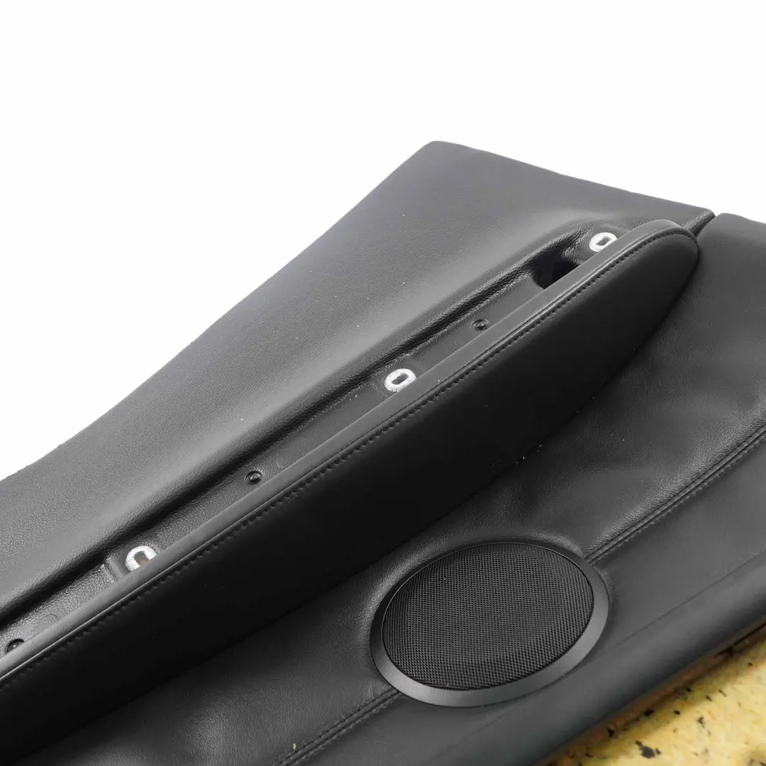 Boczek Tapicerka Lewa Tylna Skóra do BMW E93 o numerze 6987401 BMW E93 Boczek Tapicerka Lewa Tylna Skóra - SKU 6987401 - Numer Części 6987401