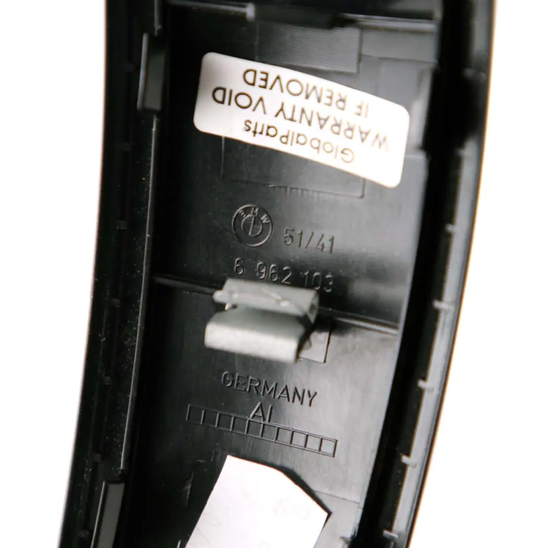 Embellecedor Empuñadura Puerta Izquierda Alto Brillo para BMW E81 E82 E87 LCI con número de pieza 6987537 BMW E81 E82 E87 LCI Embellecedor Empuñadura Puerta Izquierda Alto Brillo - SKU 6987537 - Número de pieza 6987537