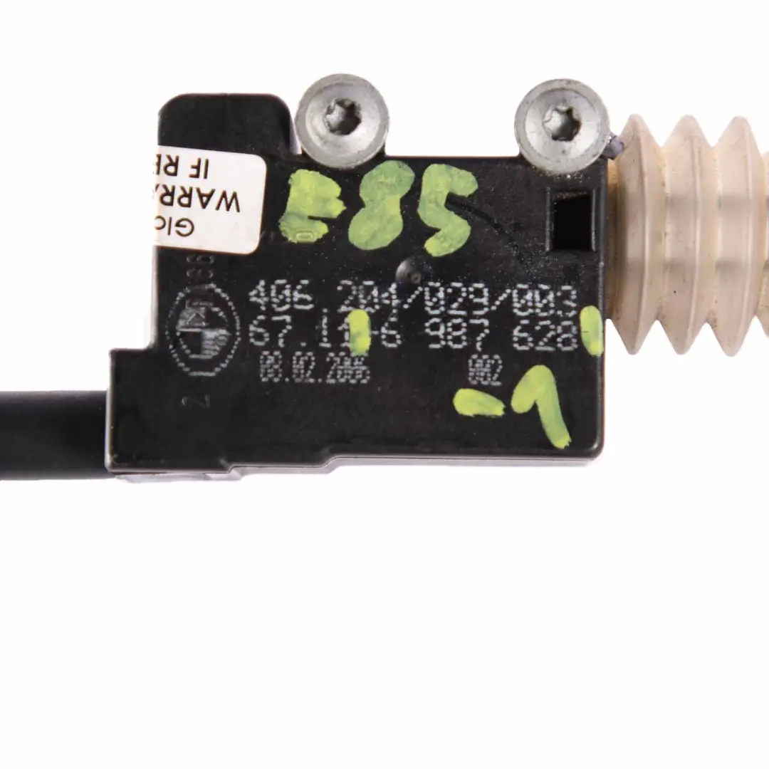 Filler Flap Lock Motor Actuator to BMW E85 E86 Cabrio Roadster Fuel Tank with Part number 8377426 BMW E85 E86 Cabrio Roadster Fuel Tank Filler Flap Lock Motor Actuator - SKU 6987628-1 - Part number 8377426