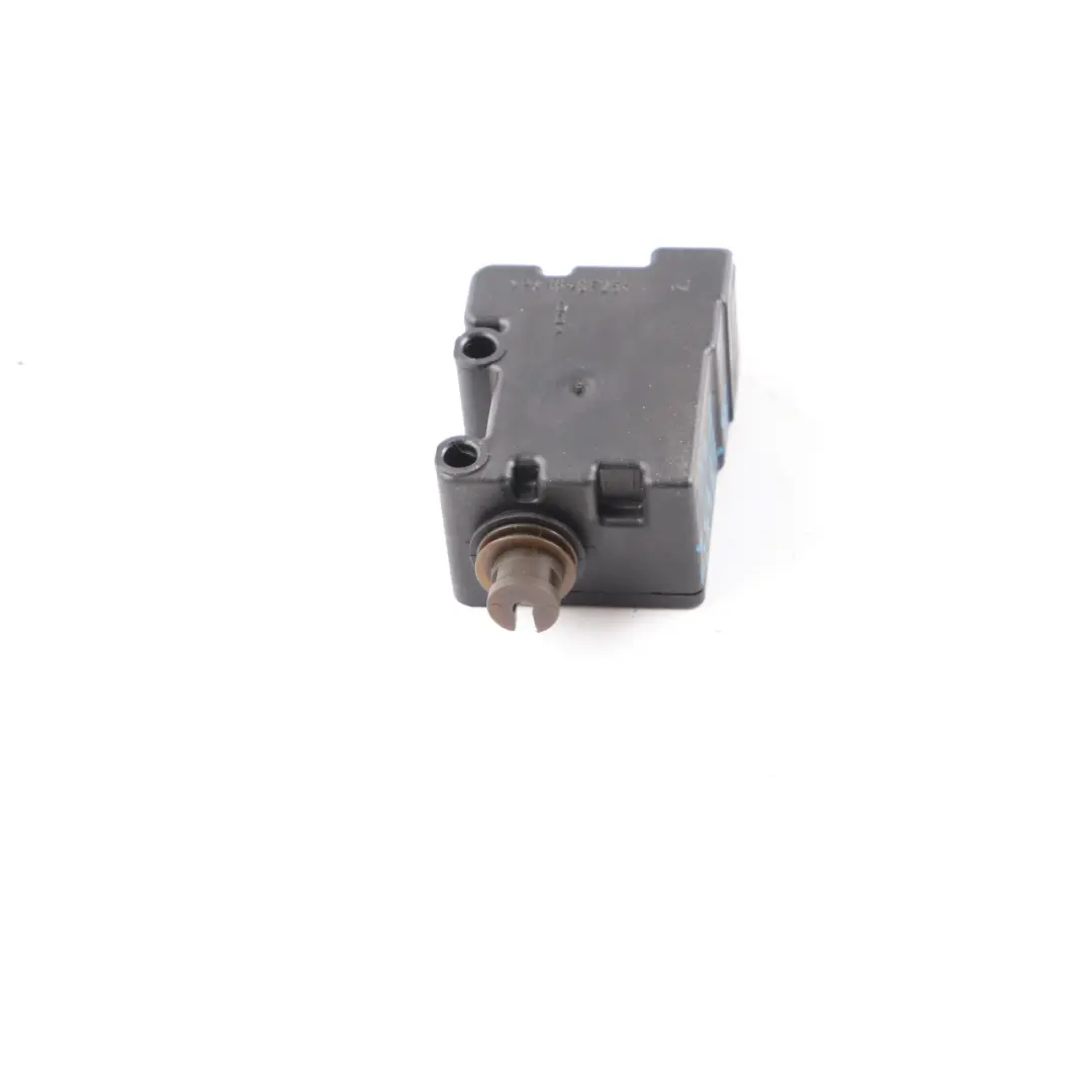 BMW E60 E61 E63 E64 Tankklappendeckel Stellantrieb Abdeckung Aktuator 8377415 - SKU 6988089 - Teilenummer 6988089