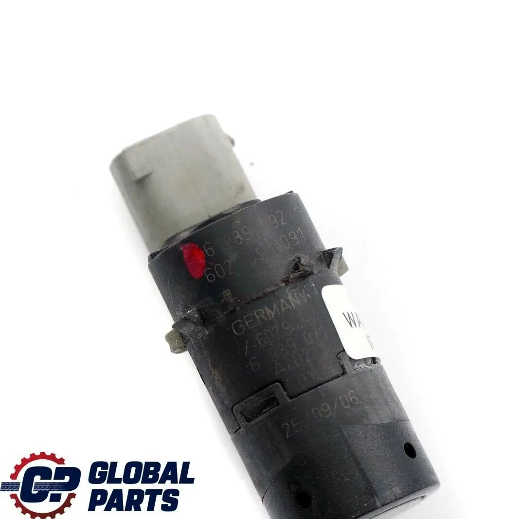PDC Sensore di parcheggio ultrasuoni anteriore Nero Zaffiro 6913929 per BMW E60 E61 con numero di parte 6989092 BMW E60 E61 PDC Sensore di parcheggio ultrasuoni anteriore Nero Zaffiro 6913929 - SKU 6989092 - Numero di parte 6989092