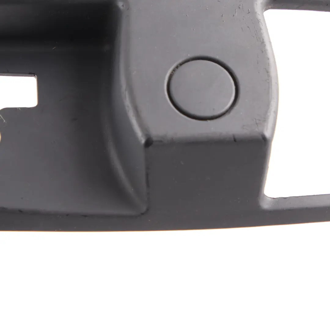 BMW E60 E61 Sitz vorn Sitzblenden Blende Aussen Links 7076001 - SKU 6989257 - Teilenummer 6989257