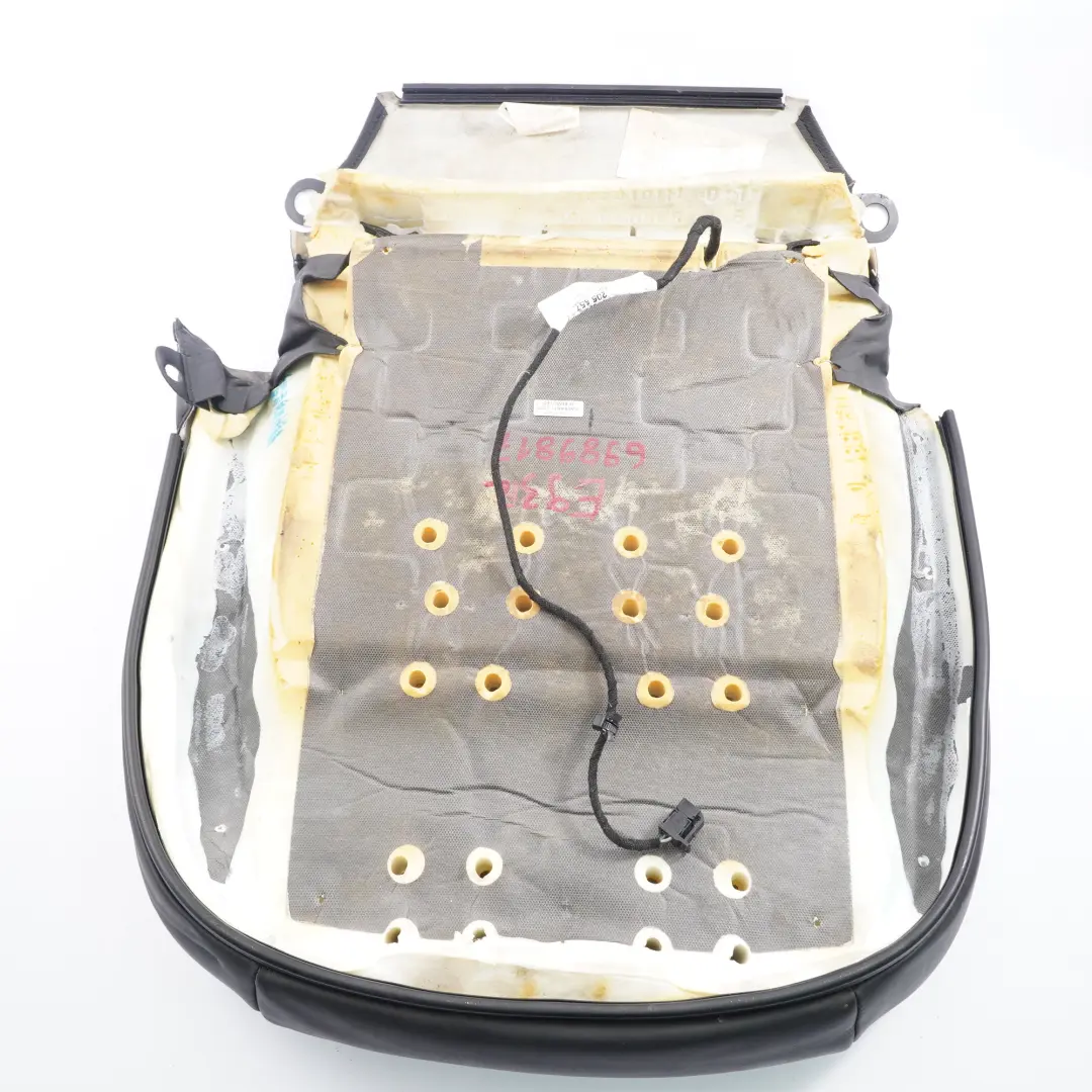 Anteriore Sinistro Rivestimento Sedile Pelle Walknappa Nera per BMW E93 con numero di parte 6989817 BMW E93 Anteriore Sinistro Rivestimento Sedile Pelle Walknappa Nera - SKU 6989817 - Numero di parte 6989817