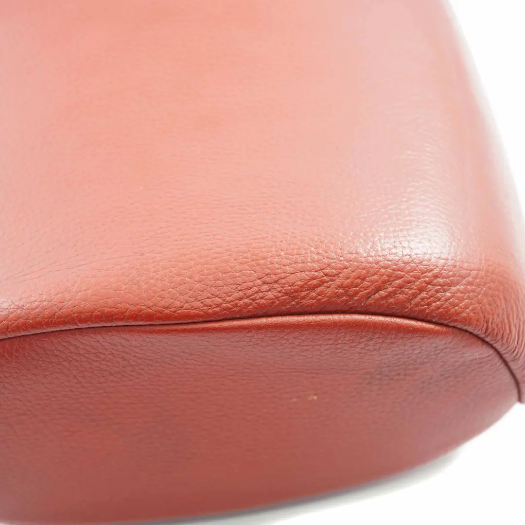 Poggiatesta Sedile Anteriore Destro Poggiatesta Pelle Rosso per BMW E93 Cabrio con numero di parte 6989962 BMW E93 Cabrio Poggiatesta Sedile Anteriore Destro Poggiatesta Pelle Rosso - SKU 6989962 - Numero di parte 6989962