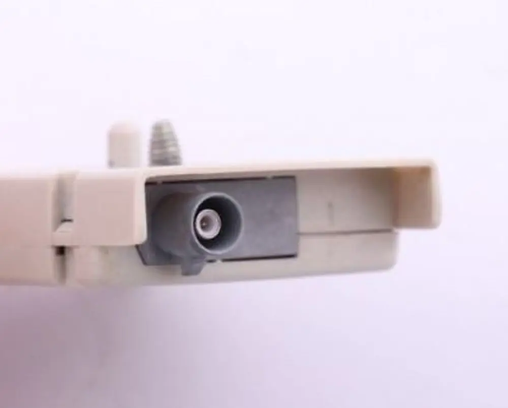 Antenne TV Système Amplificateur Booster pour BMW X3 E83 à propos du numéro de pièce 6990093 BMW X3 E83 Antenne TV Système Amplificateur Booster - SKU 6990093 - Numéro de pièce 6990093