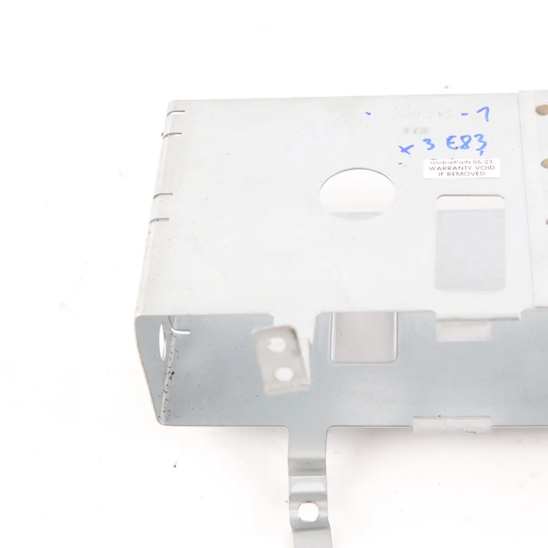 Supporto staffa montaggio CD-Changer per BMW X3 E83 con numero di parte 6990215 BMW X3 E83 Supporto staffa montaggio CD-Changer - SKU 6990215-1 - Numero di parte 6990215