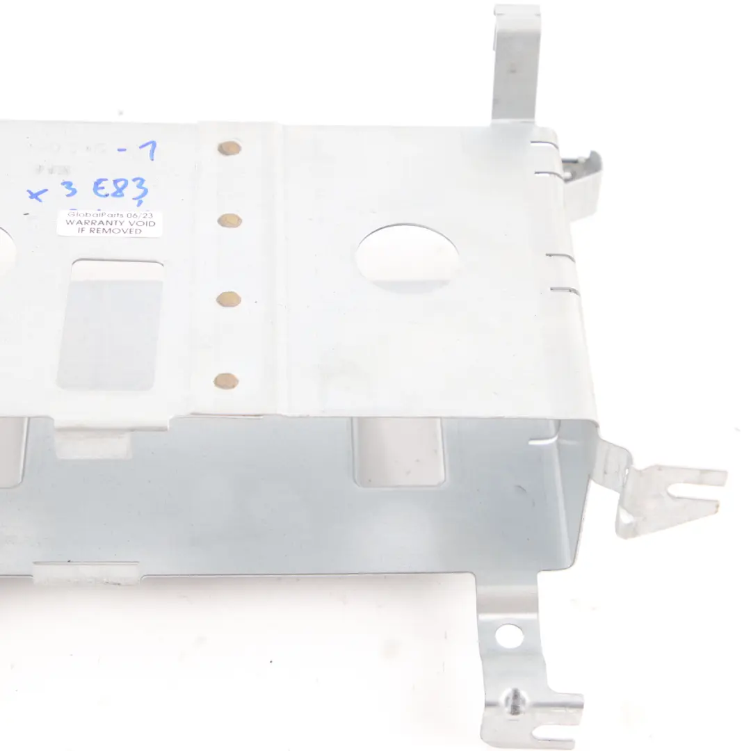 Halterung Halterung CD-Wechsler für BMW X3 E83 mit Teilenummer 6990215 BMW X3 E83 Halterung Halterung CD-Wechsler - SKU 6990215-1 - Teilenummer 6990215