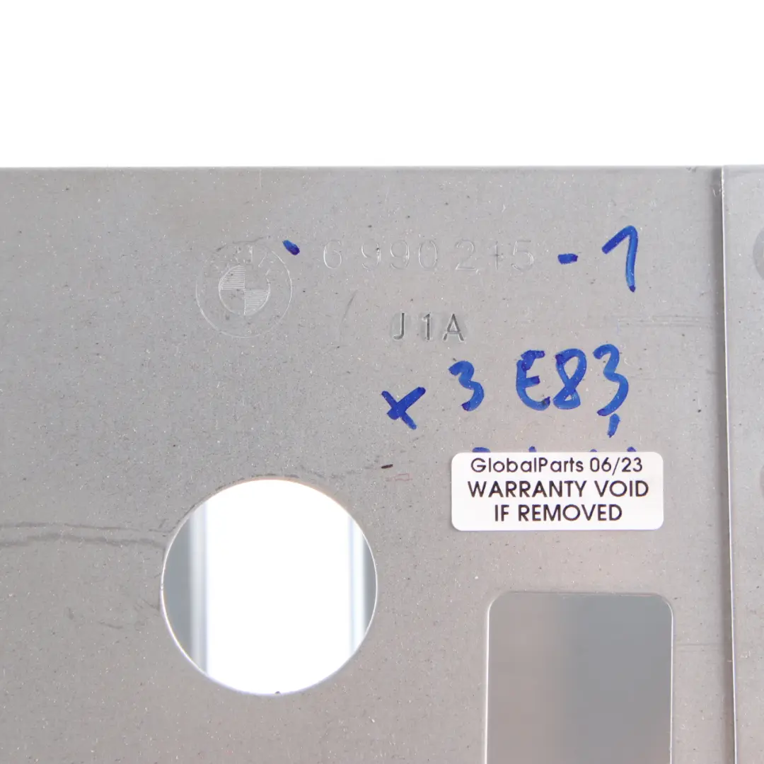 Support de fixation pour changeur CD pour BMW X3 E83 à propos du numéro de pièce 6990215 BMW X3 E83 Support de fixation pour changeur CD - SKU 6990215-1 - Numéro de pièce 6990215