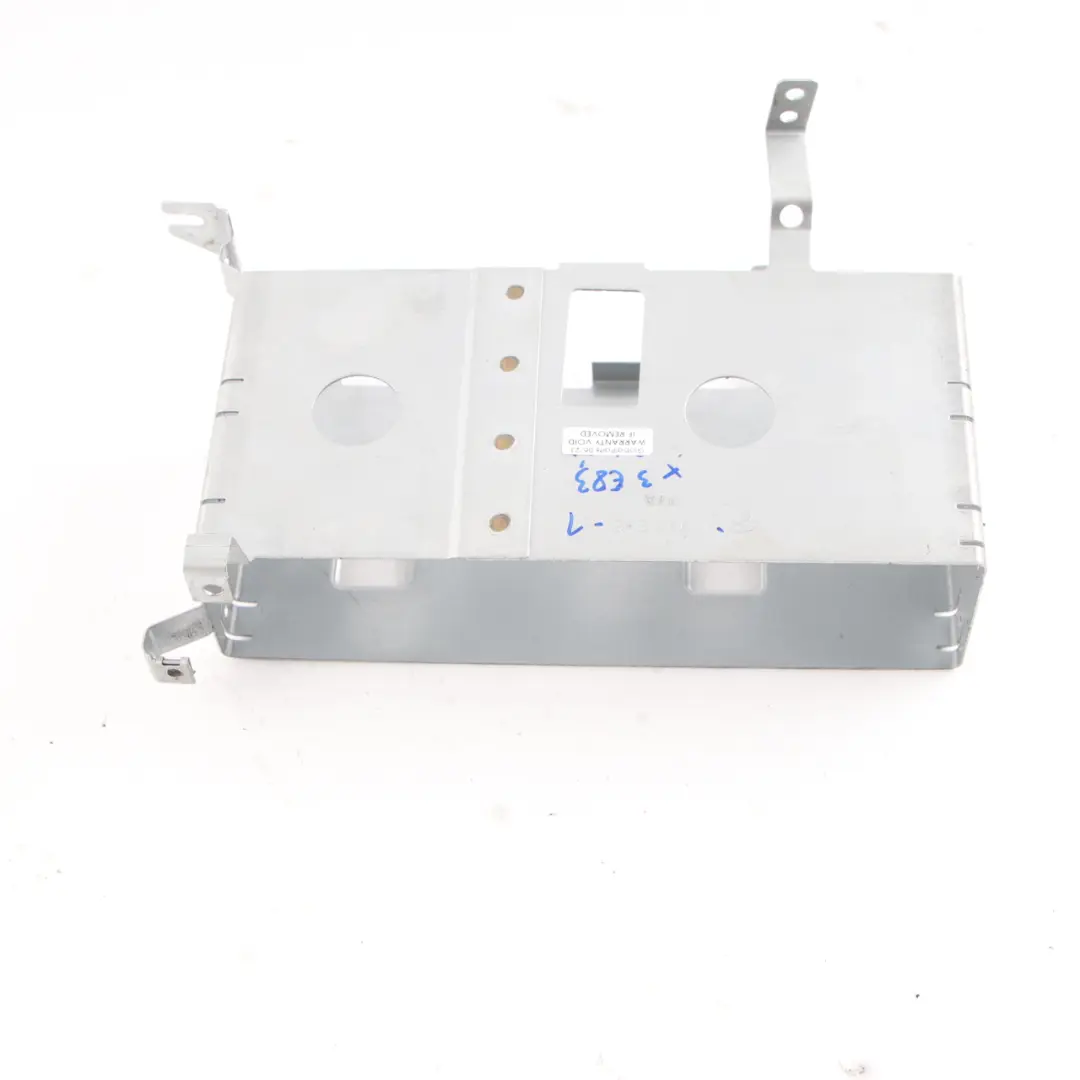 Support de fixation pour changeur CD pour BMW X3 E83 à propos du numéro de pièce 6990215 BMW X3 E83 Support de fixation pour changeur CD - SKU 6990215-1 - Numéro de pièce 6990215