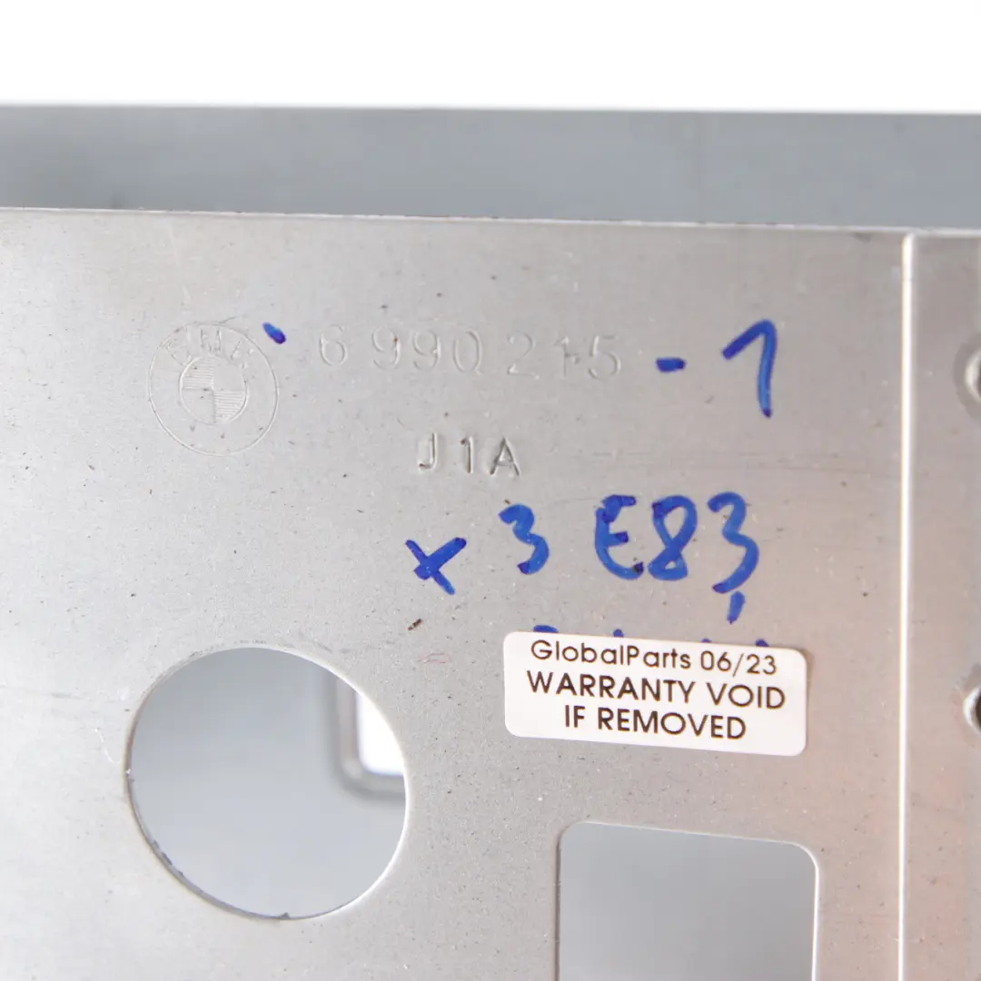 Supporto staffa montaggio CD-Changer per BMW X3 E83 con numero di parte 6990215 BMW X3 E83 Supporto staffa montaggio CD-Changer - SKU 6990215-1 - Numero di parte 6990215