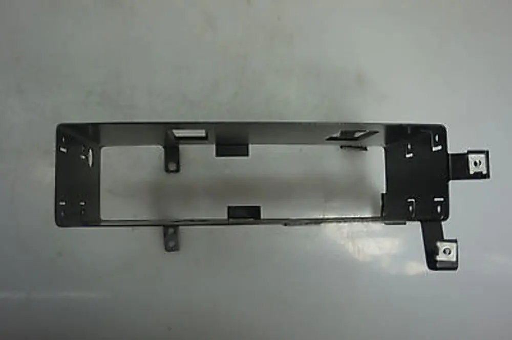 E83N LCI Support Changeur De CD pour BMW X3 E83 à propos du numéro de pièce 6990215 BMW X3 E83 E83N LCI Support Changeur De CD - SKU 6990215 - Numéro de pièce 6990215