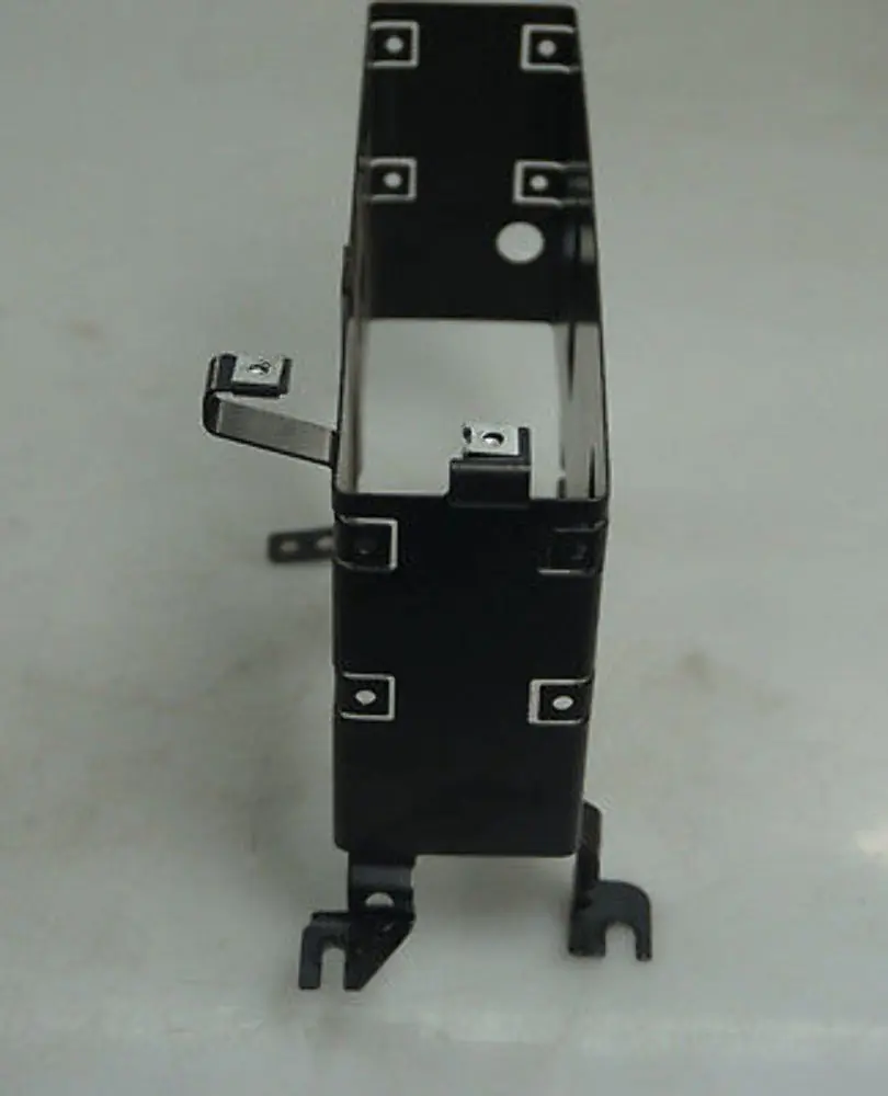 E83N LCI Soporte Soporte Cargador CD para BMW X3 E83 con número de pieza 6990215 BMW X3 E83 E83N LCI Soporte Soporte Cargador CD - SKU 6990215 - Número de pieza 6990215