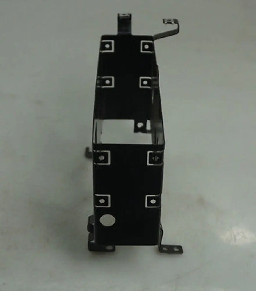 E83N LCI Staffa Supporto Montaggio Cd-Cambiatore per BMW X3 E83 con numero di parte 6990215 BMW X3 E83 E83N LCI Staffa Supporto Montaggio Cd-Cambiatore - SKU 6990215 - Numero di parte 6990215