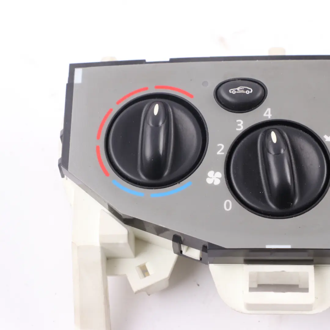 Heater Climate Control Air Con A/C Panel to Renault Trafic II Vivaro A with Part number 69920001 Renault Trafic II Vivaro A Heater Climate Control Air Con A/C Panel - SKU 69920001 - Part number 69920001
