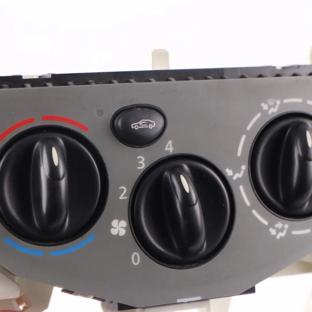 Heater Climate Control Air Con A/C Panel to Renault Trafic II Vivaro A with Part number 69920001 Renault Trafic II Vivaro A Heater Climate Control Air Con A/C Panel - SKU 69920001 - Part number 69920001
