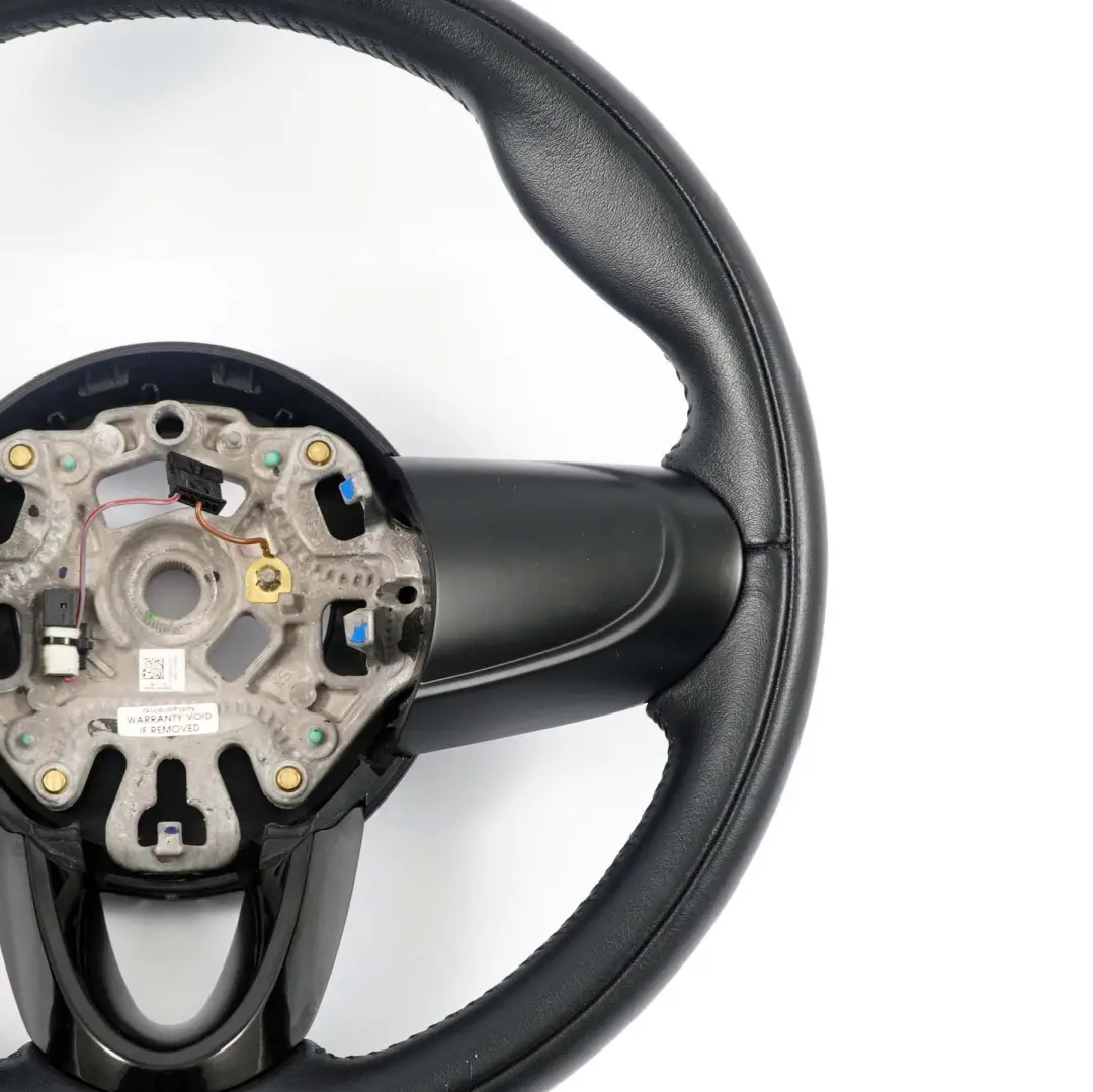 Volant Sport Cuir Noir 3 Rayons pour Mini Cooper One F54 F55 F56 F57 F60 à propos du numéro de pièce 6996046 Mini Cooper One F54 F55 F56 F57 F60 Volant Sport Cuir Noir 3 Rayons - SKU 6996046 - Numéro de pièce 6996046