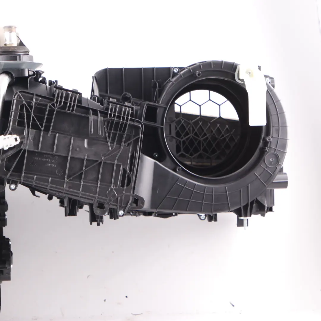 Heater Matrix BMW F90 M5 G11 G30 Air Conditioning Unit Housing Diesel 2655240 to with Part number 6997685 Heater Matrix BMW F90 M5 G11 G30 Air Conditioning Unit Housing Diesel 2655240 - SKU 6997685 - Part number 6997685