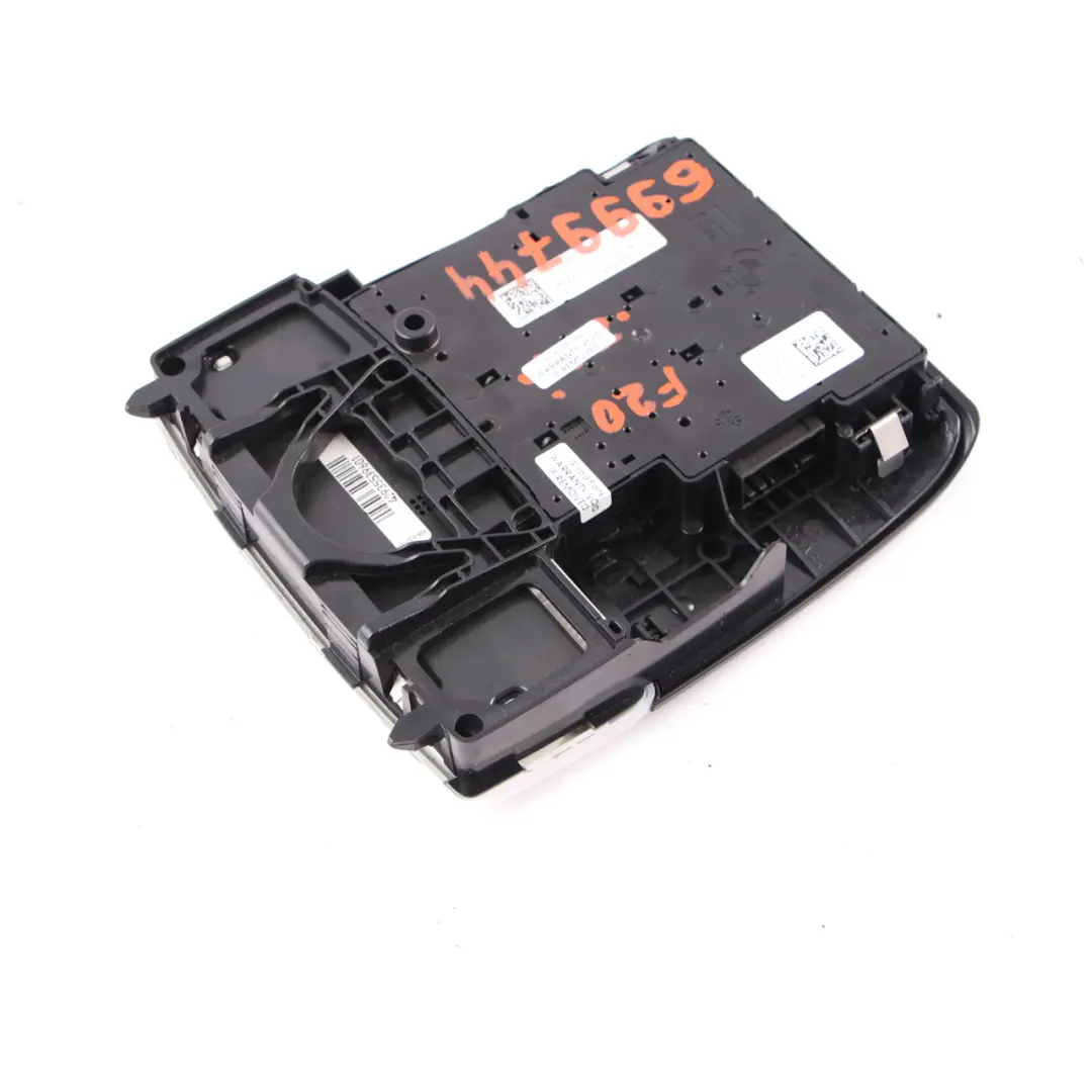 Lampka Podsufitki Oświetlenie Kabiny Przód 6826924 do BMW F20 F21 F30 F32 o numerze 6999744 BMW F20 F21 F30 F32 Lampka Podsufitki Oświetlenie Kabiny Przód 6826924 - SKU 6999744 - Numer Części 6999744