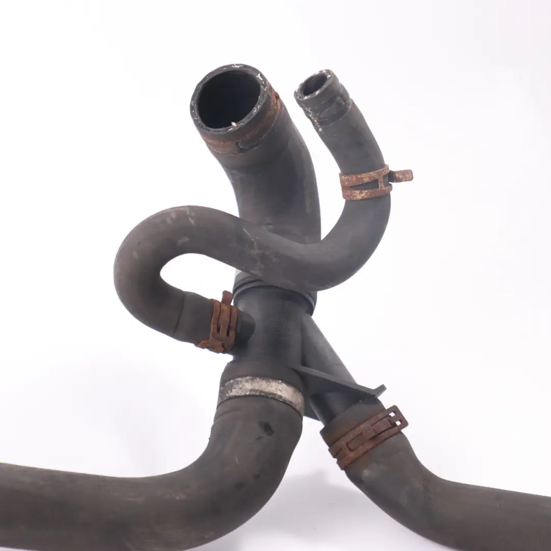 Tuyau d'eau Refroidissement du moteur Radiateur pour Ford Transit à propos du numéro de pièce 6C11-8B273-BG Ford Transit Tuyau d'eau Refroidissement du moteur Radiateur - SKU 6C11-8B273-BG - Numéro de pièce 6C11-8B273-BG