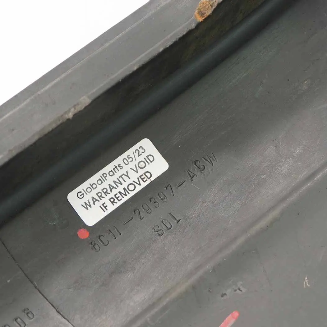 Listwa Narożnik Zderzaka Lewy Tył do Ford Transit o numerze 6C1129397 Ford Transit Listwa Narożnik Zderzaka Lewy Tył - SKU 6C1129397 - Numer Części 6C1129397