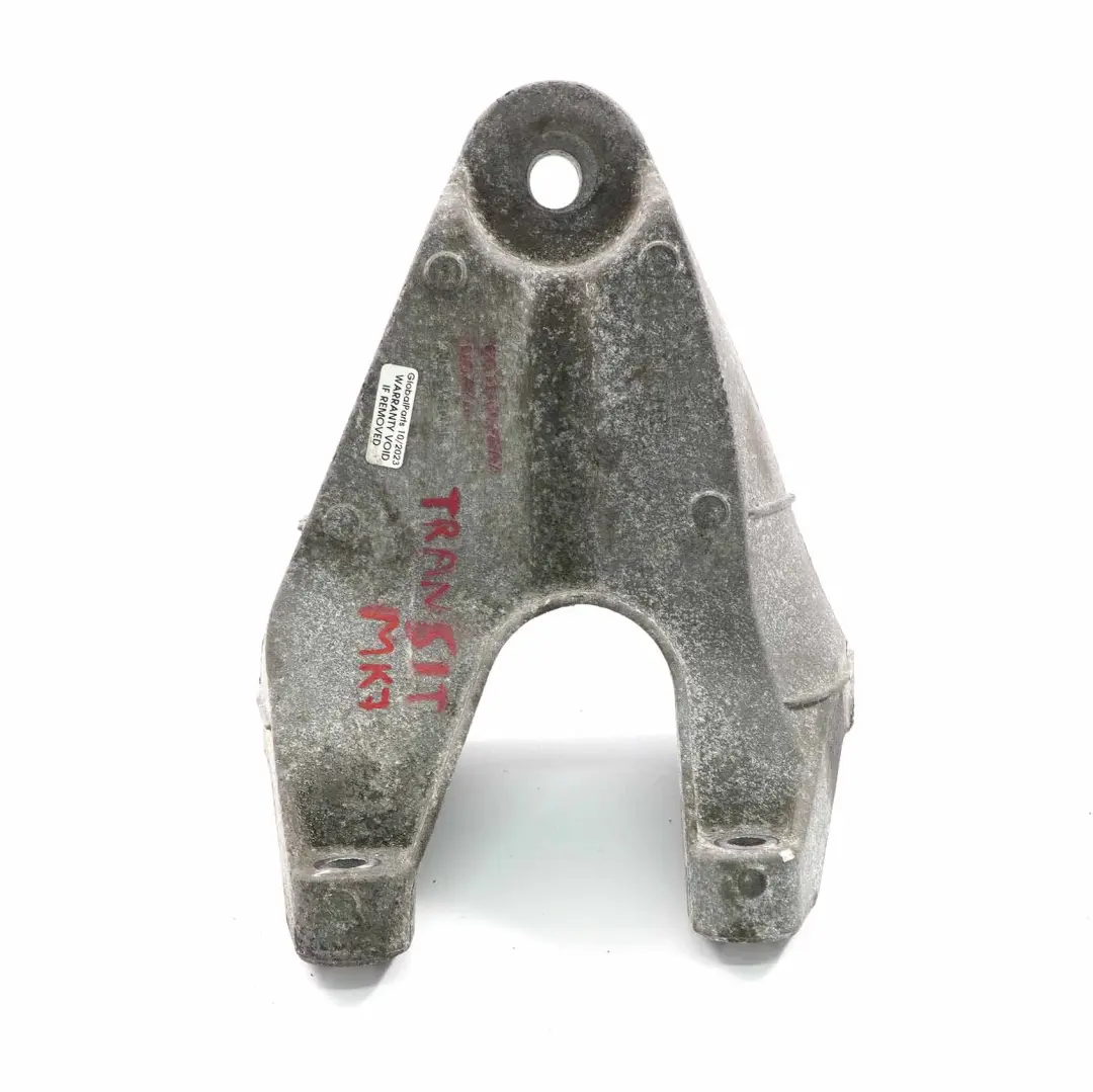 Łapa Wspornik Mocowanie Silnika do Ford Transit MK7 2.4 TDCi o numerze 6C116037AA Ford Transit MK7 2.4 TDCi Łapa Wspornik Mocowanie Silnika - SKU 6C116037AA - Numer Części 6C116037AA