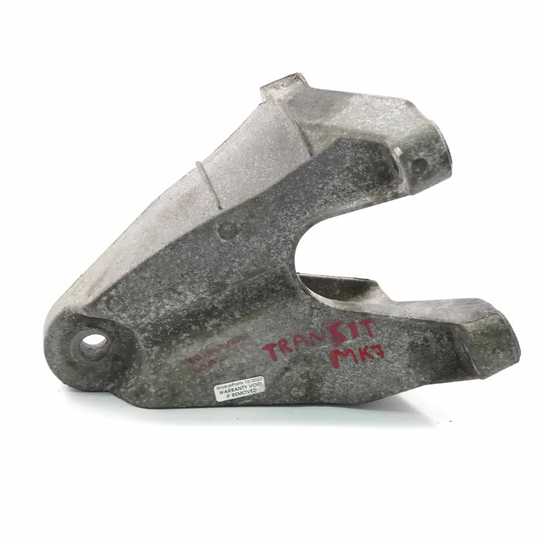 Łapa Wspornik Mocowanie Silnika do Ford Transit MK7 2.4 TDCi o numerze 6C116037AA Ford Transit MK7 2.4 TDCi Łapa Wspornik Mocowanie Silnika - SKU 6C116037AA - Numer Części 6C116037AA