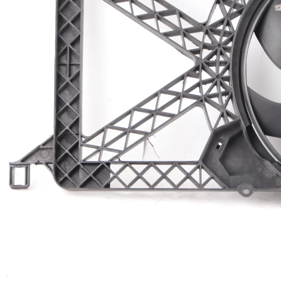 Wentylator Osłona Chłodnicy do Ford Transit 2.2 TDCI o numerze 6C118C607AD Ford Transit 2.2 TDCI Wentylator Osłona Chłodnicy - SKU 6C118C607AD - Numer Części 6C118C607AD