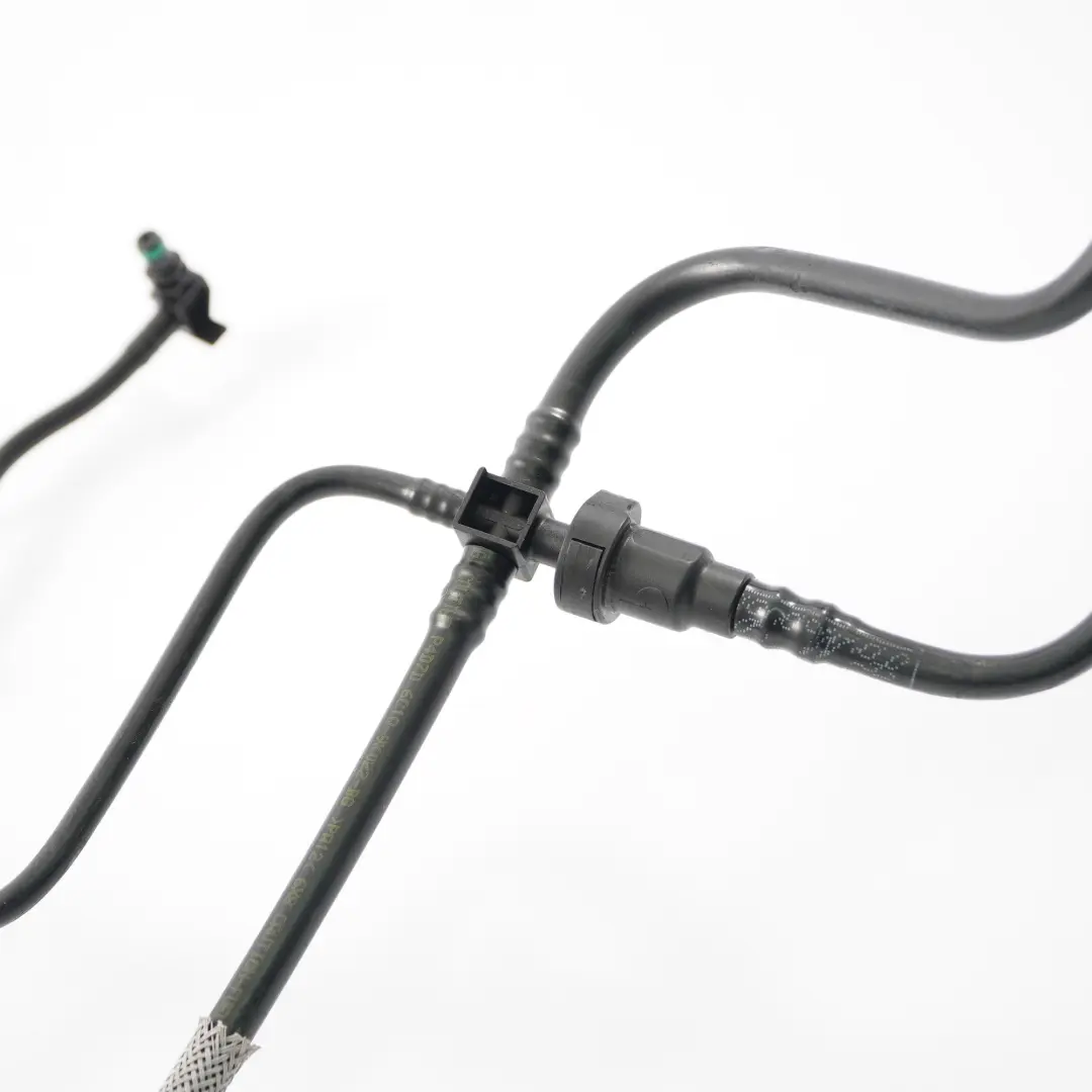 Przewód Rura Wąż Paliwa do Ford Transit MK7 Diesel 2.4 TDCI o numerze 6C119289CE Ford Transit MK7 Diesel 2.4 TDCI Przewód Rura Wąż Paliwa - SKU 6C119289CE - Numer Części 6C119289CE