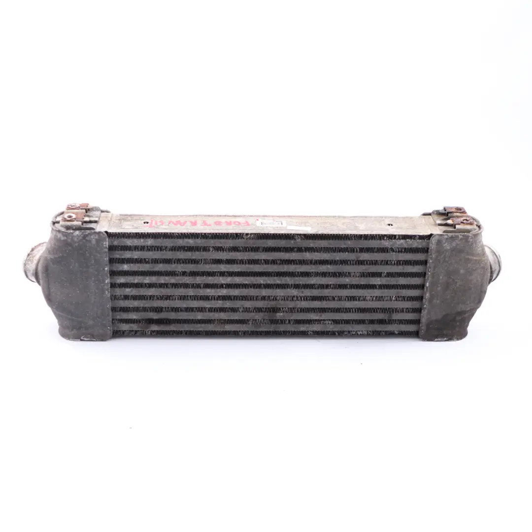 Refroidisseur d'air de charge Radiateur pour Ford Transit MK7 Intercooler à propos du numéro de pièce 6C119L440AC Ford Transit MK7 Intercooler Refroidisseur d'air de charge Radiateur - SKU 6C119L440AC - Numéro de pièce 6C119L440AC