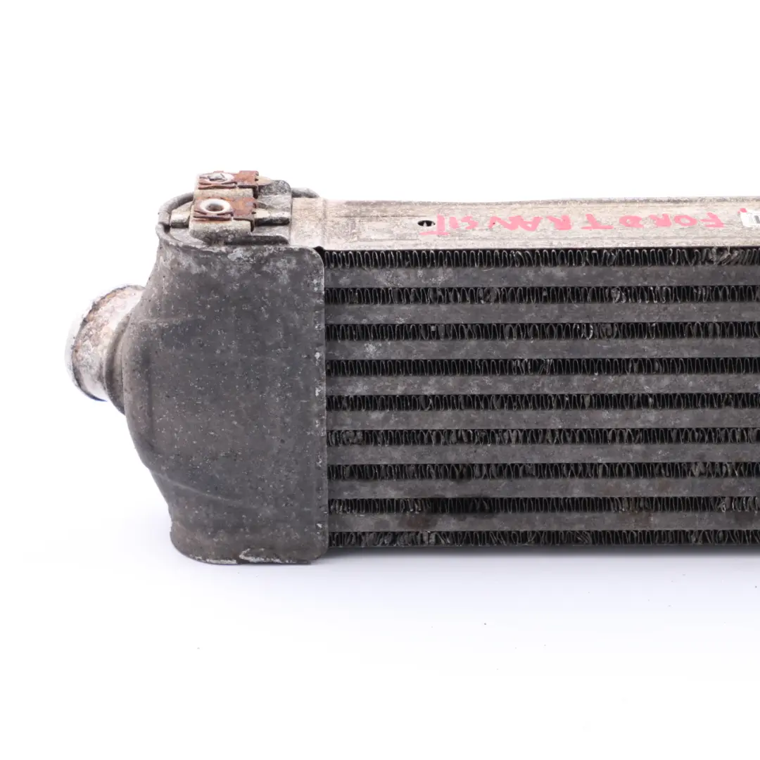 Refroidisseur d'air de charge Radiateur pour Ford Transit MK7 Intercooler à propos du numéro de pièce 6C119L440AC Ford Transit MK7 Intercooler Refroidisseur d'air de charge Radiateur - SKU 6C119L440AC - Numéro de pièce 6C119L440AC