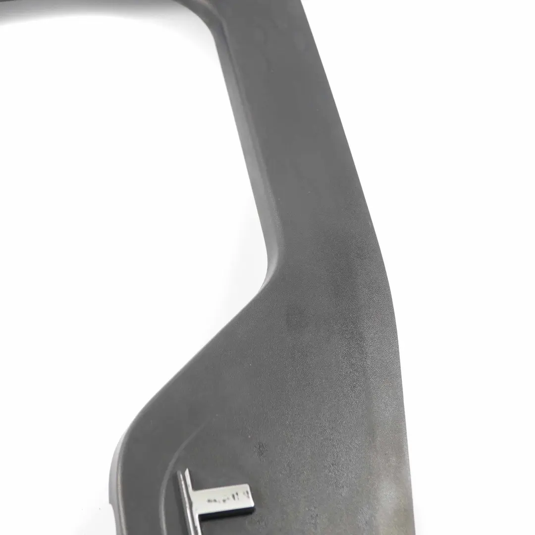 Baguette d'habillage de porte avant droite pour Ford Transit à propos du numéro de pièce 6C16V22370ABW Ford Transit Baguette d'habillage de porte avant droite - SKU 6C16V22370ABW - Numéro de pièce 6C16V22370ABW