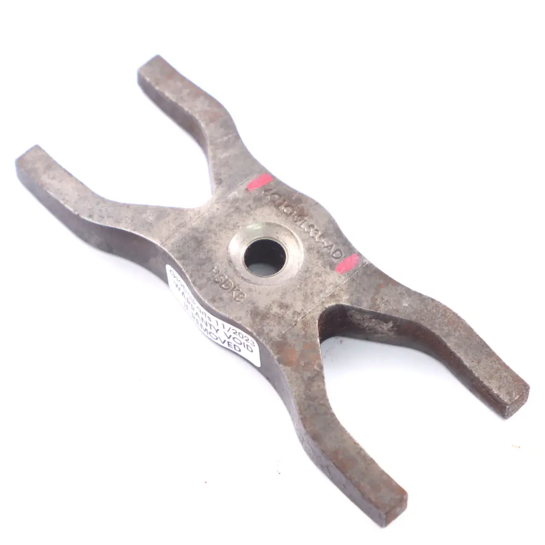 Mordaza de Sujeción Soporte Inyector Combustible para Ford Transit Mk7 con número de pieza 6C1Q-9L535-AD Ford Transit Mk7 Mordaza de Sujeción Soporte Inyector Combustible - SKU 6C1Q-9L535-AD - Número de pieza 6C1Q-9L535-AD