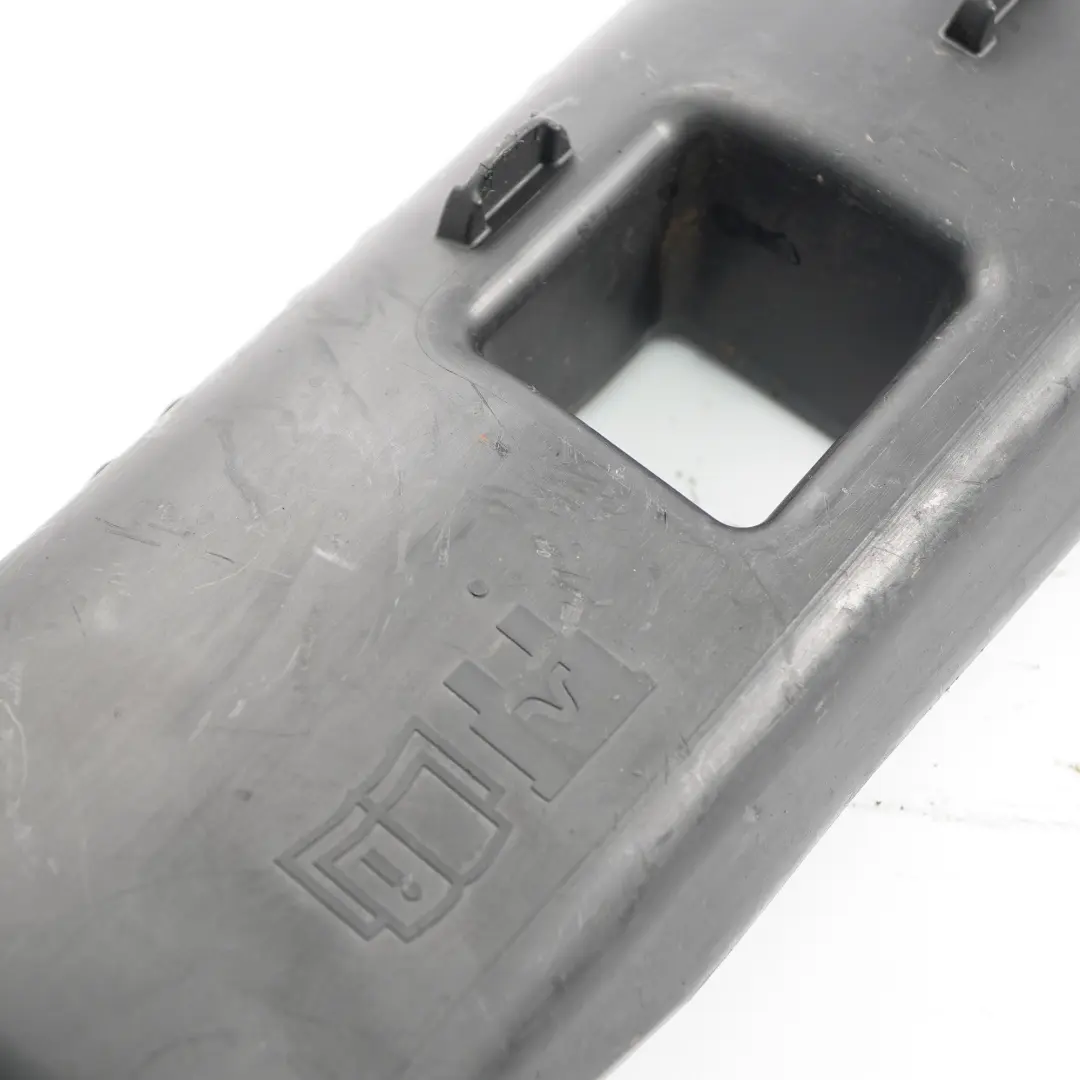 Scatola fusibili Alloggiamento pannello copertura Trim per Ford Transit con numero di parte 6C1T14A076E Ford Transit Scatola fusibili Alloggiamento pannello copertura Trim - SKU 6C1T14A076E - Numero di parte 6C1T14A076E