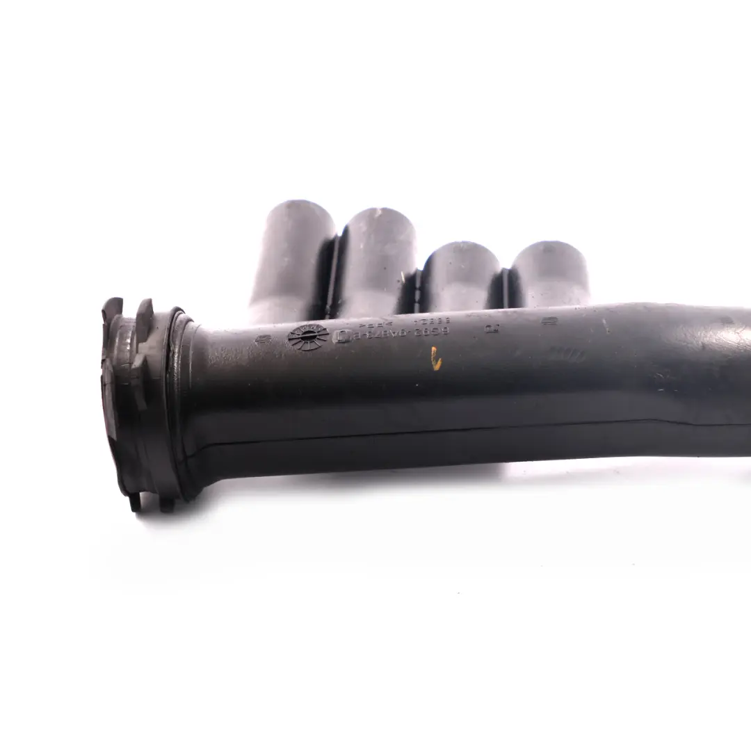 Tuyau d'admission d'air de l'intercooler Diesel 6G929A673B pour Land Rover Freelander à propos du numéro de pièce 6G92-9A673-B Land Rover Freelander Tuyau d'admission d'air de l'intercooler Diesel 6G929A673B - SKU 6G92-9A673-B - Numéro de pièce 6G92-9A673-B