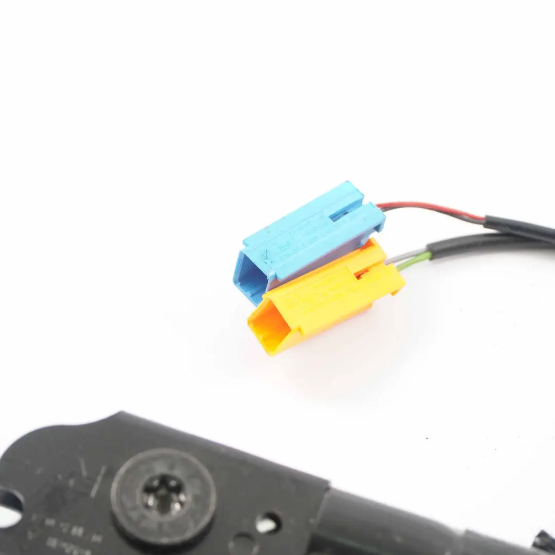 Land Rover Freelander 2 Boucle tendeur ceintur sécurité avant droite - SKU 6G9N61208CC - Numéro de pièce 6G9N61208CC