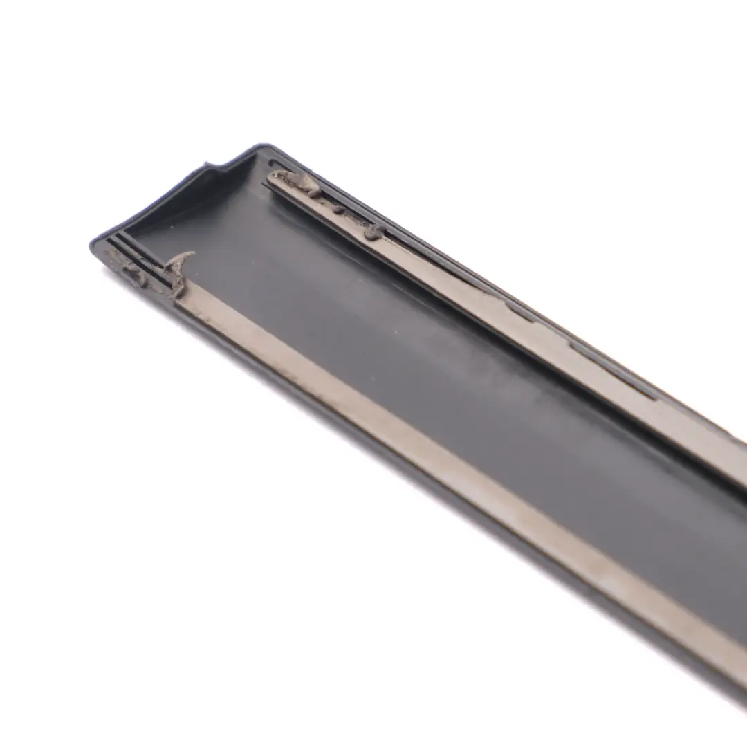 Garniture Porte Avant Gauche Bande pour Land Rover Freelander 2 à propos du numéro de pièce 6H52-20939-AC Land Rover Freelander 2 Garniture Porte Avant Gauche Bande - SKU 6H52-20939-AC - Numéro de pièce 6H52-20939-AC